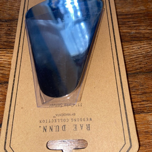 Rae Dunn Wedding Cake Server LOVE - Picture 4 of 6